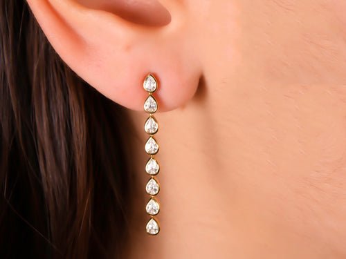 Pear-Shaped Diamond Dangling Earrings
